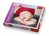 Puzzle 500 Mały śpioszek w czerwonej czapce TREFL. Autor: 37139. Dobreksiazki.pl Okładka książki Puzzle 500 Mały śpioszek w czerwonej czapce TREFL