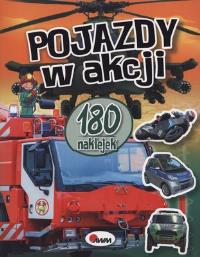 Pojazdy w akcji. Autor: Opracowanie zbiorowe. Dobreksiazki.pl Okładka książki Pojazdy w akcji
