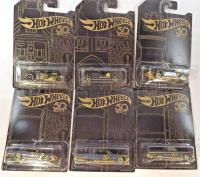 Hot Wheels Smochody Złoto i czerń, różne rodzaje. Wydawca: Mattel. Dobreksiazki.pl Opakowanie Hot Wheels Smochody Złoto i czerń, różne rodzaje