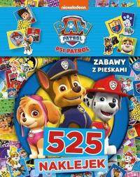 Psi Patrol. 525 naklejek. Zabawy z pieskami. Autor: Opracowanie zbiorowe. Dobreksiazki.pl Okładka książki Psi Patrol. 525 naklejek. Zabawy z pieskami