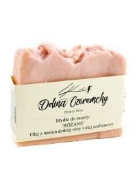 Dolina Czeremchy Mydło do twarzy różane 90g. Producent: Dolina Czeremchy. Dobreksiazki.pl Zdjęcie produktu Dolina Czeremchy Mydło do twarzy różane 90g