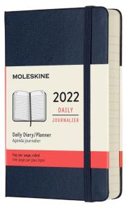 Kalendarz 2022 dzienny 12MP tw. sapphire blue. Wydawca: Moleskine. Dobreksiazki.pl Opakowanie Kalendarz 2022 dzienny 12MP tw. sapphire blue