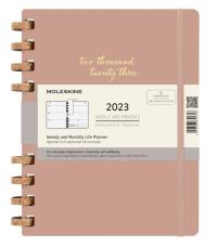 Kalendarz 2023 tyg./mies. 12MXL tw. Crush almond. Wydawca: Moleskine. Dobreksiazki.pl Opakowanie Kalendarz 2023 tyg./mies. 12MXL tw. Crush almond