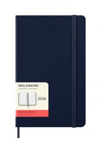 Kalendarz 2026 12M Moleskine L dzienny Sapphire Blue 13x21cm. Wydawca: Moleskine. Dobreksiazki.pl Opakowanie Kalendarz 2026 12M Moleskine L dzienny Sapphire Blue 13x21cm