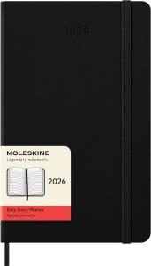 Kalendarz 2026 12M Moleskine L dzienny twarda oprawa czarny 13x21cm. Wydawca: Moleskine. Dobreksiazki.pl Opakowanie Kalendarz 2026 12M Moleskine L dzienny twarda oprawa czarny 13x21cm