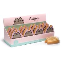 Szczotka do włosów bambusowa Pusheen BRU32. Wydawca: PUCKATOR EUROPEAN DISTRIBUTION CENTRE. Dobreksiazki.pl Opakowanie Szczotka do włosów bambusowa Pusheen BRU32